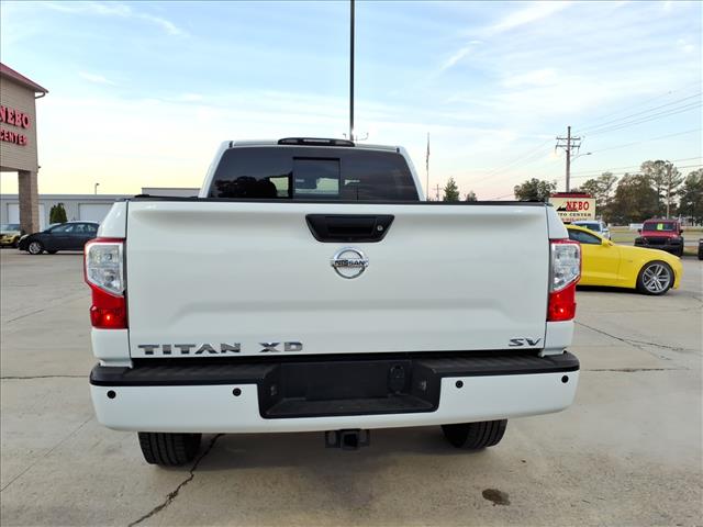 2017 Nissan Titan XD SV photo 4