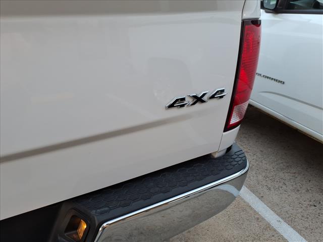 2019 RAM 1500 Classic SLT photo 5