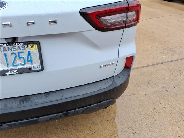 2025 Ford Escape ST-Line photo 5