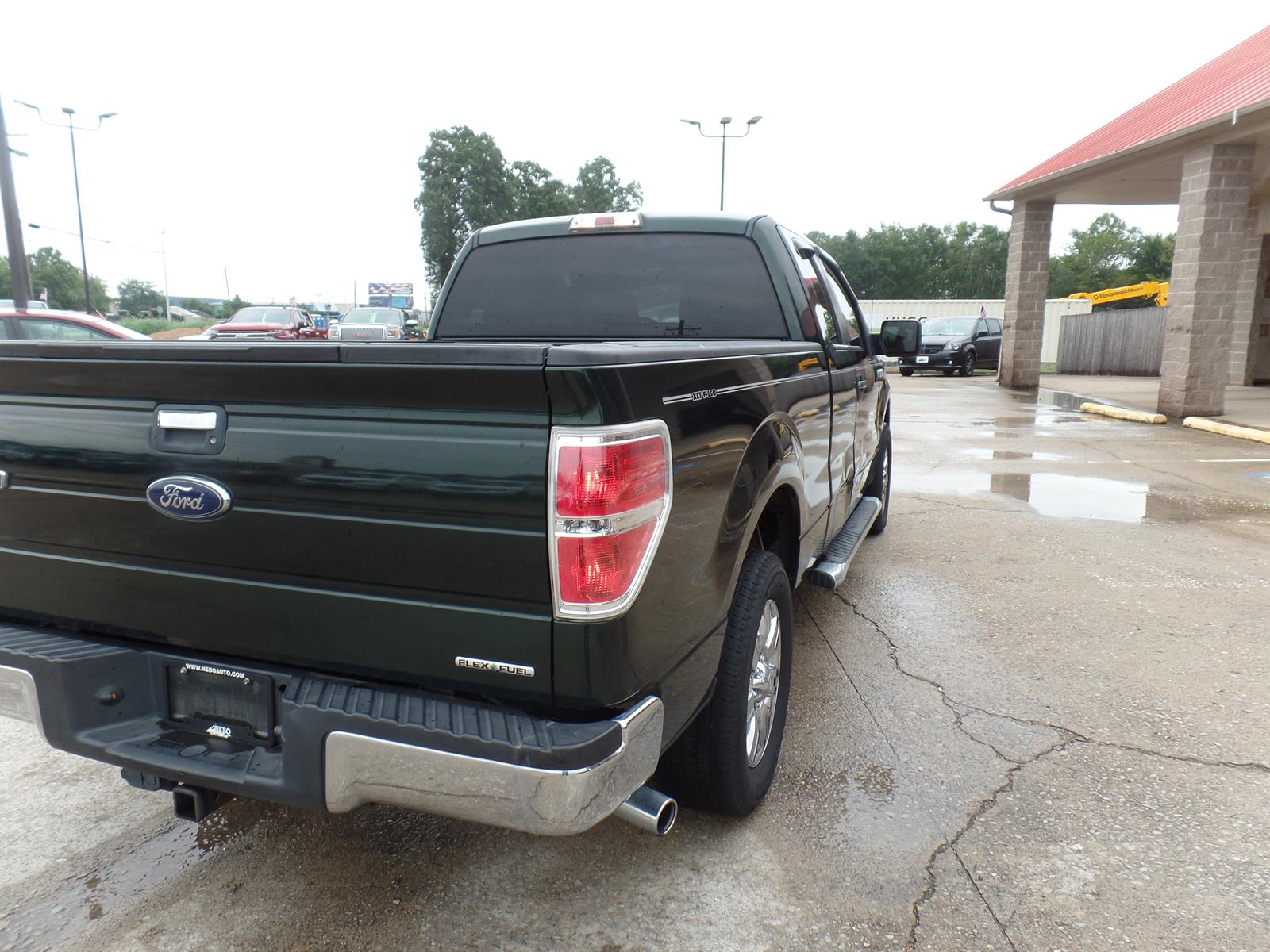 View vehicle photo 5