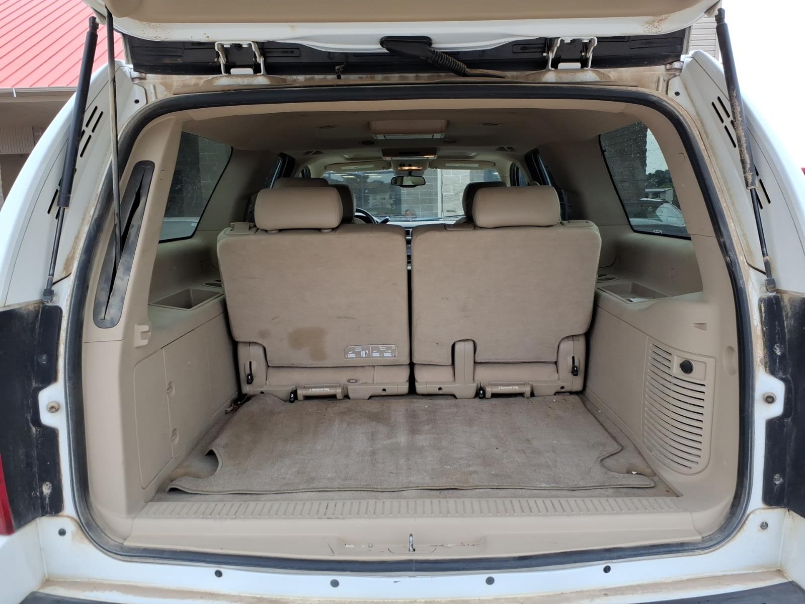 2014 Chevrolet Suburban LTZ photo 5