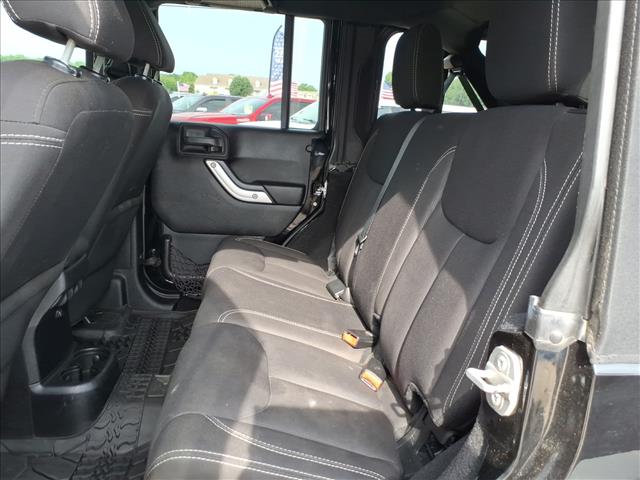 2015 Jeep Wrangler Unlimited Rubicon photo 6