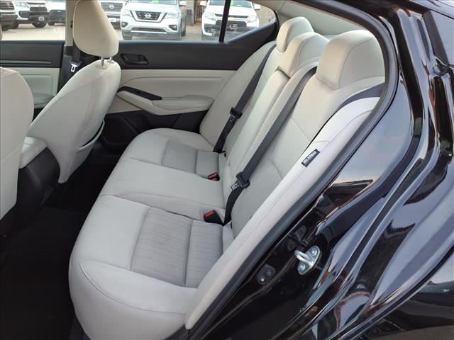 2025 Nissan Altima 2.5 SV photo 6