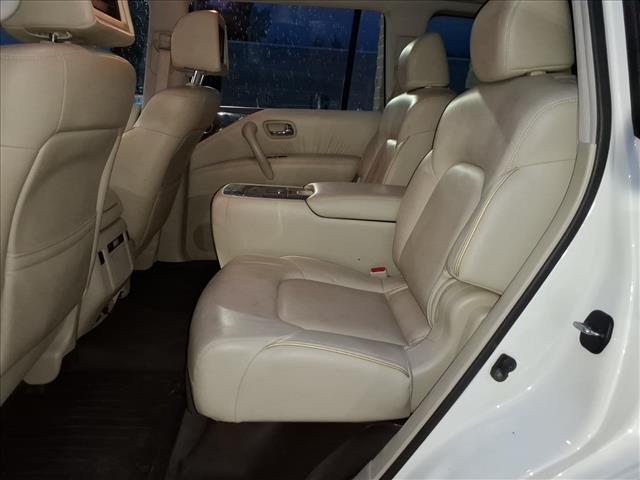 2017 INFINITI QX80 Signature Edition photo 6