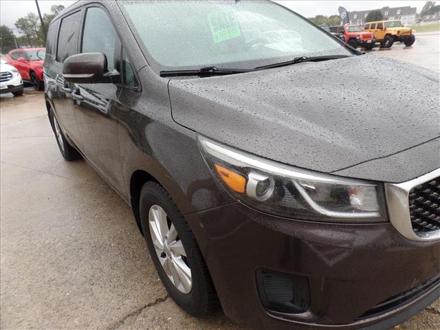 2016 Kia Sedona LX photo 6