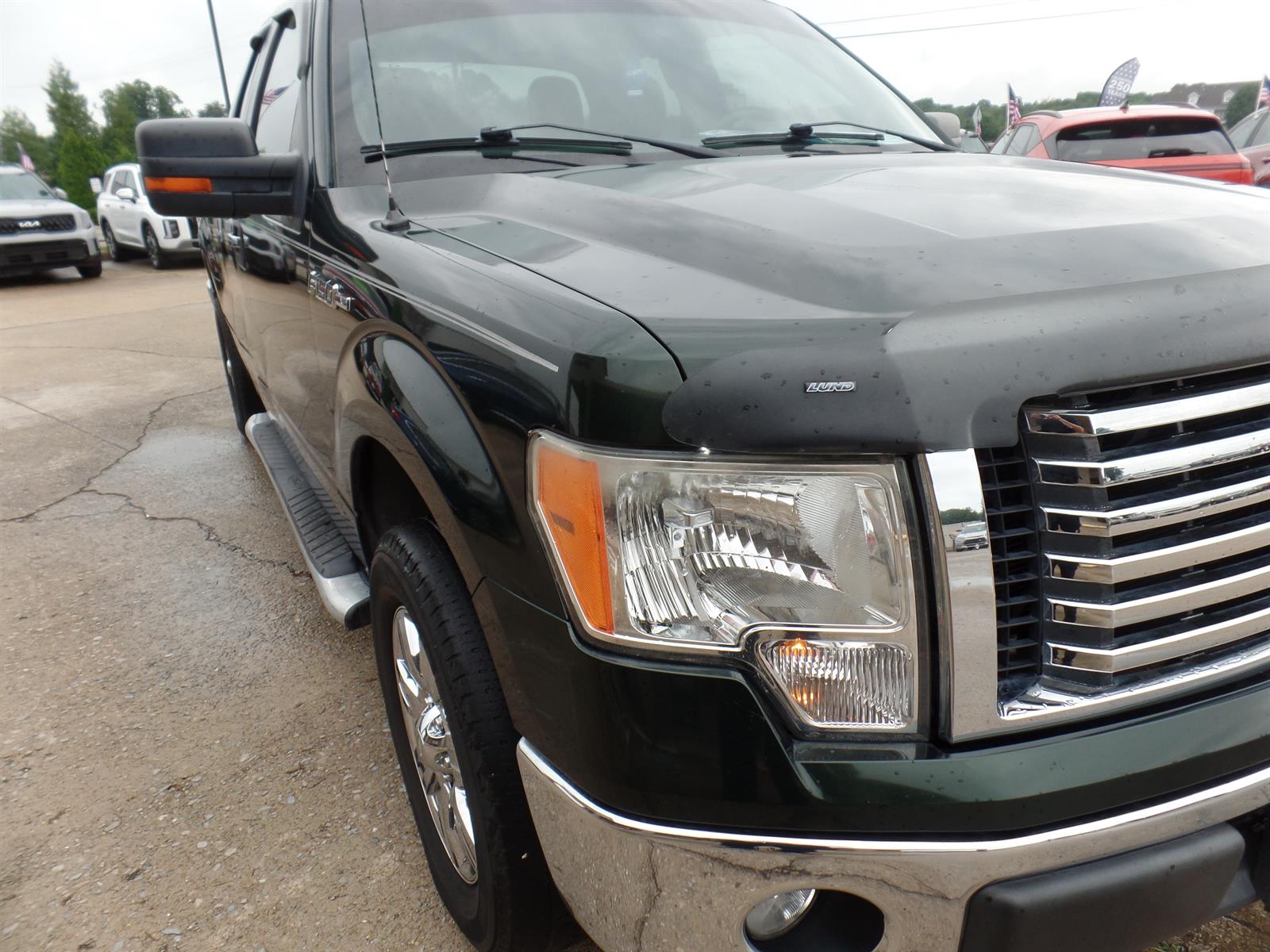 View vehicle photo 6