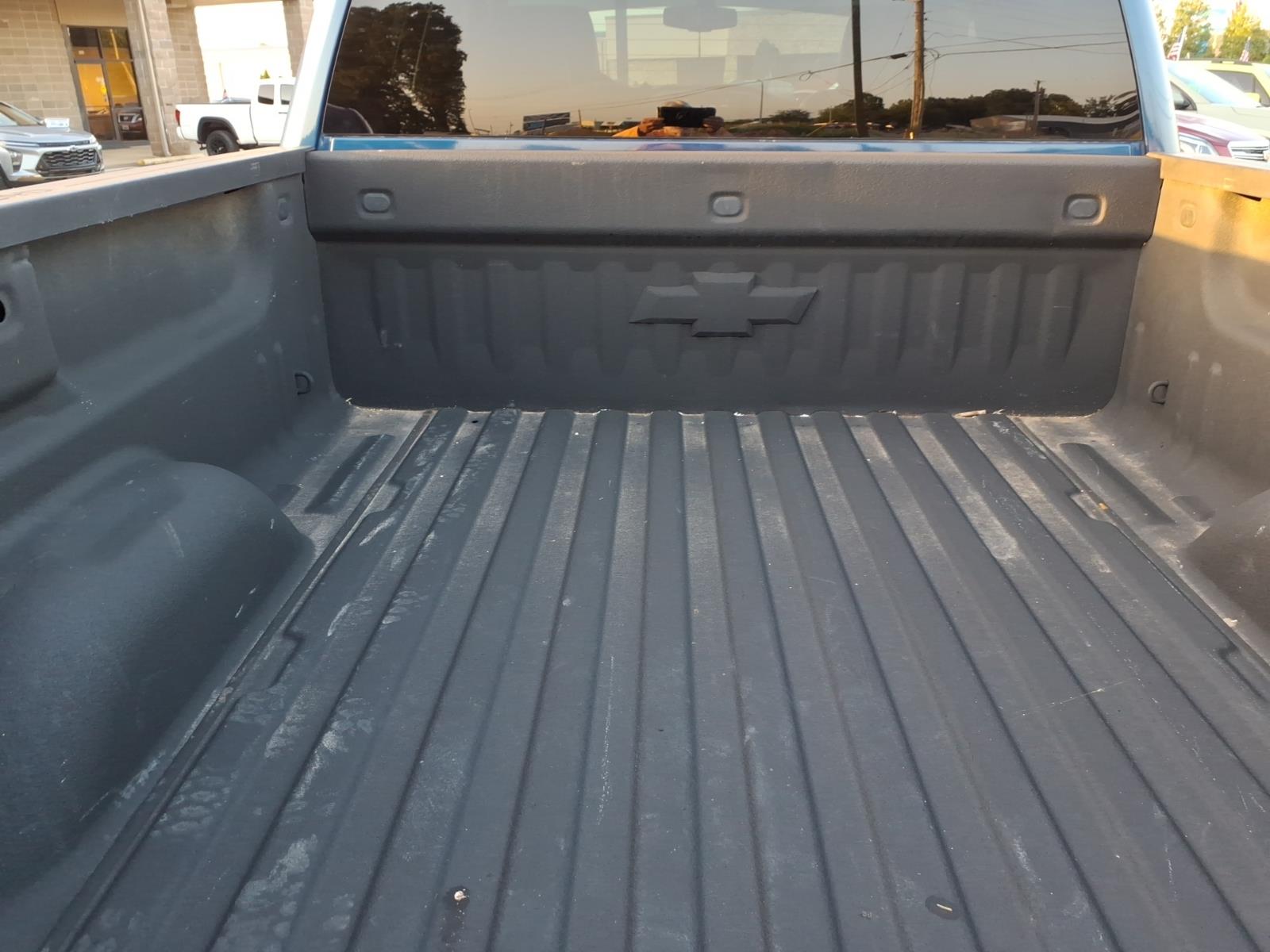 2016 Chevrolet Silverado 1500 LT photo 6
