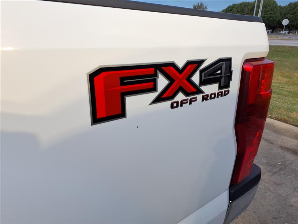 2020 Ford F-250 XL photo 3