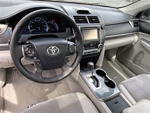 2012 Toyota Camry Hybrid XLE