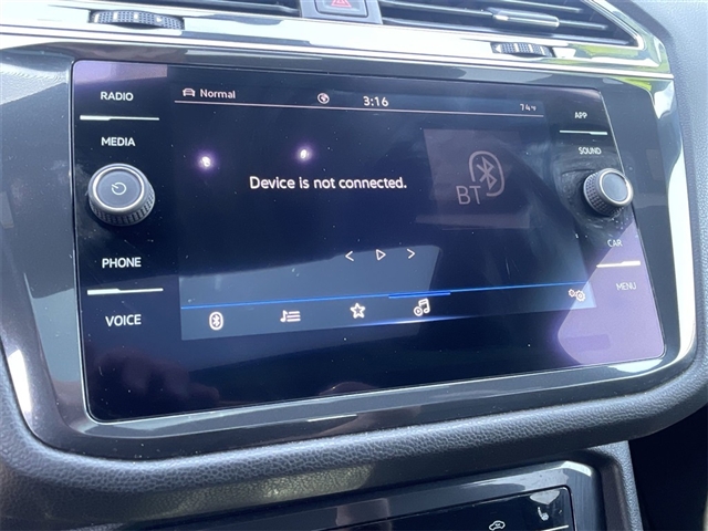 2022 Volkswagen Tiguan 2.0T SE R-Line Black