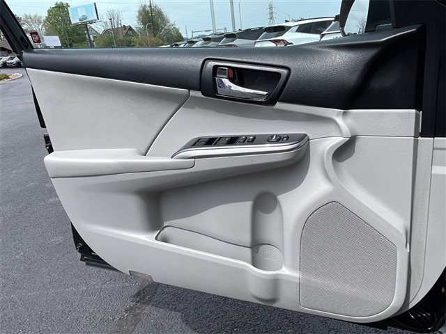 2012 Toyota Camry Hybrid XLE