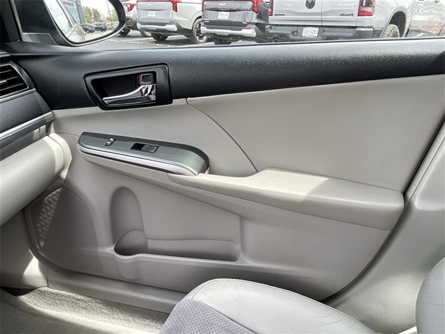 2012 Toyota Camry Hybrid XLE