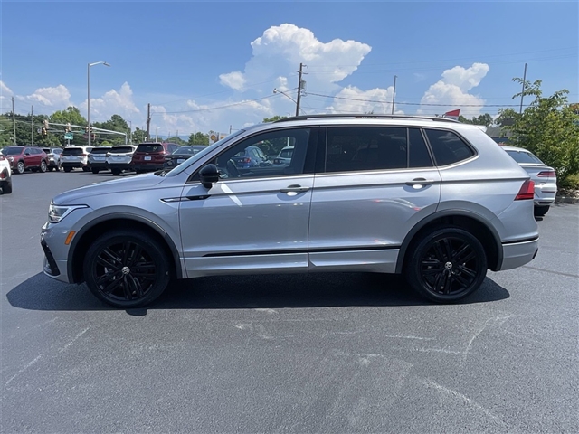 2022 Volkswagen Tiguan 2.0T SE R-Line Black