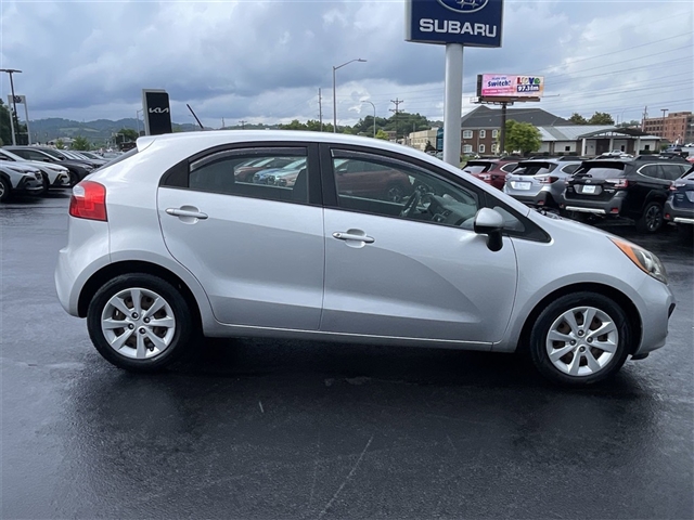 2015 Kia Rio 5-Door LX