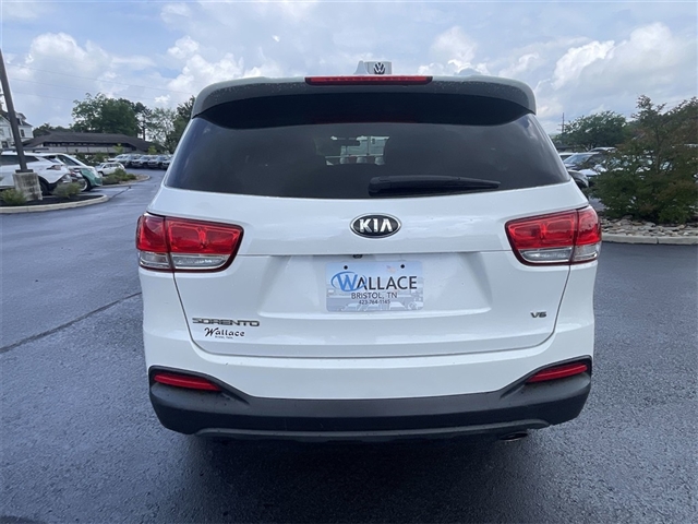 2016 Kia Sorento LX
