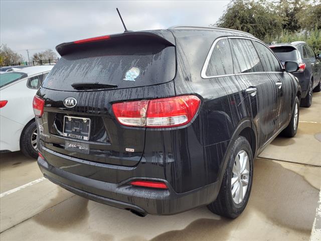 2017 Kia Sorento LX