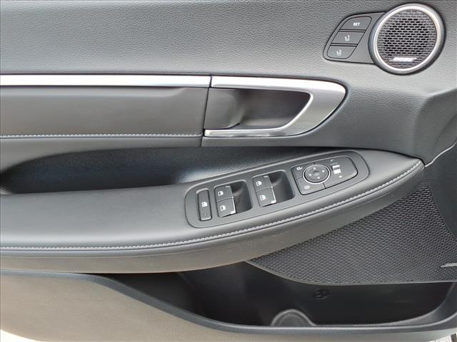 2022 Hyundai SONATA Hybrid Limited