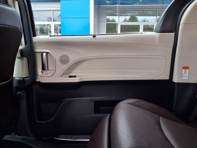 2024 Toyota Sienna Platinum 7-Passenger