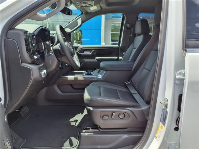 2025 GMC Sierra 2500HD SLT 4x4 Crew Cab 6.75 ft. box 159 in. WB
