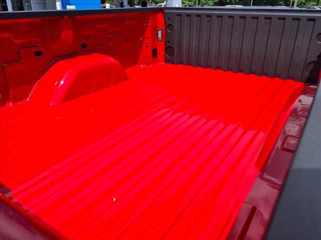 2024 GMC Sierra 1500 Pro 4x4 Regular Cab 8 ft. box 139.6 in. WB