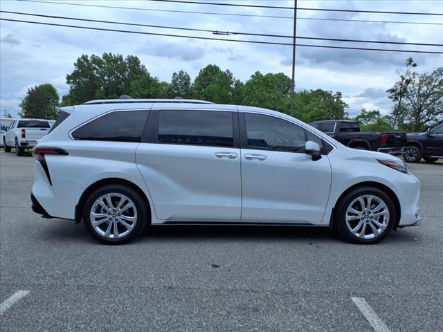 2024 Toyota Sienna Platinum 7-Passenger