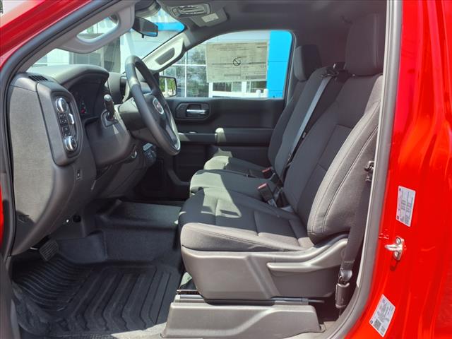 2024 GMC Sierra 1500 Pro 4x4 Regular Cab 8 ft. box 139.6 in. WB