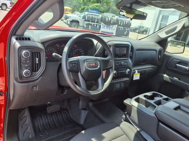 2024 GMC Sierra 1500 Pro 4x4 Regular Cab 8 ft. box 139.6 in. WB