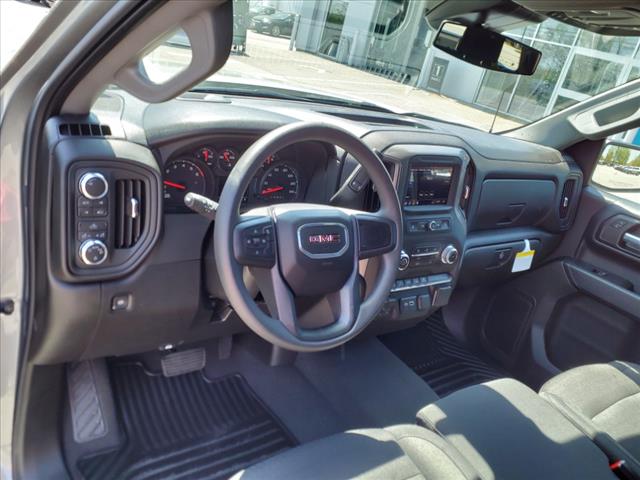 2025 GMC Sierra 1500 Pro 4x4 Crew Cab 5.75 ft. box 147.4 in. WB