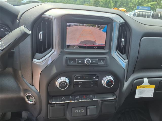 2024 GMC Sierra 1500 Pro 4x4 Regular Cab 8 ft. box 139.6 in. WB