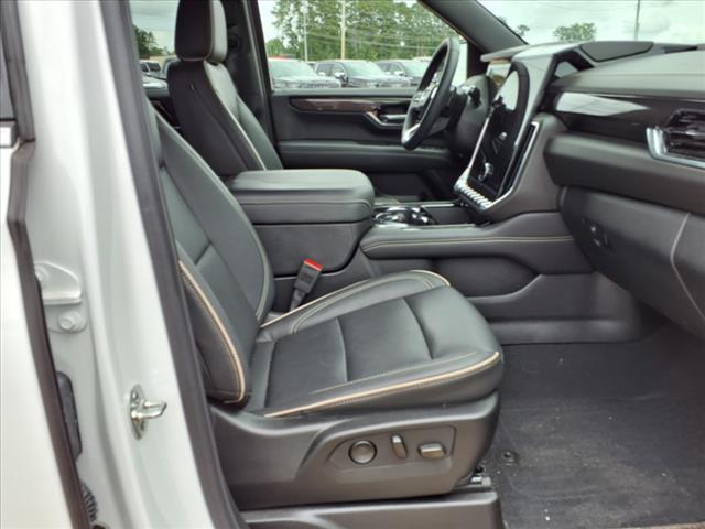 2025 GMC Yukon Elevation