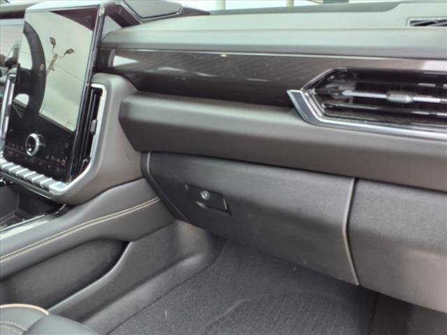 2025 GMC Yukon Elevation