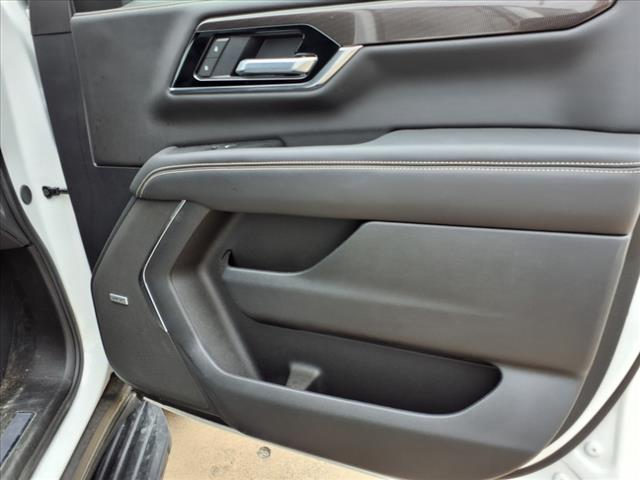 2025 GMC Yukon Elevation