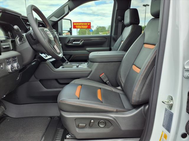 2025 GMC Sierra 2500HD AT4