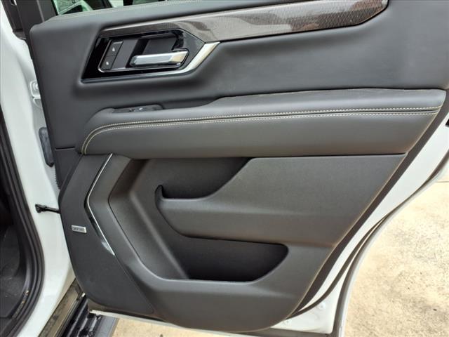 2025 GMC Yukon Elevation
