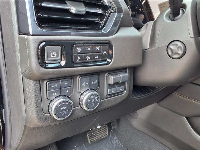 2025 GMC Yukon XL AT4