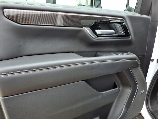 2025 GMC Yukon Elevation