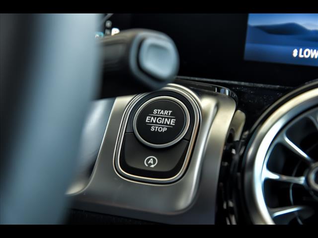 2025 Mercedes-Benz GLB GLB 250 4MATIC
