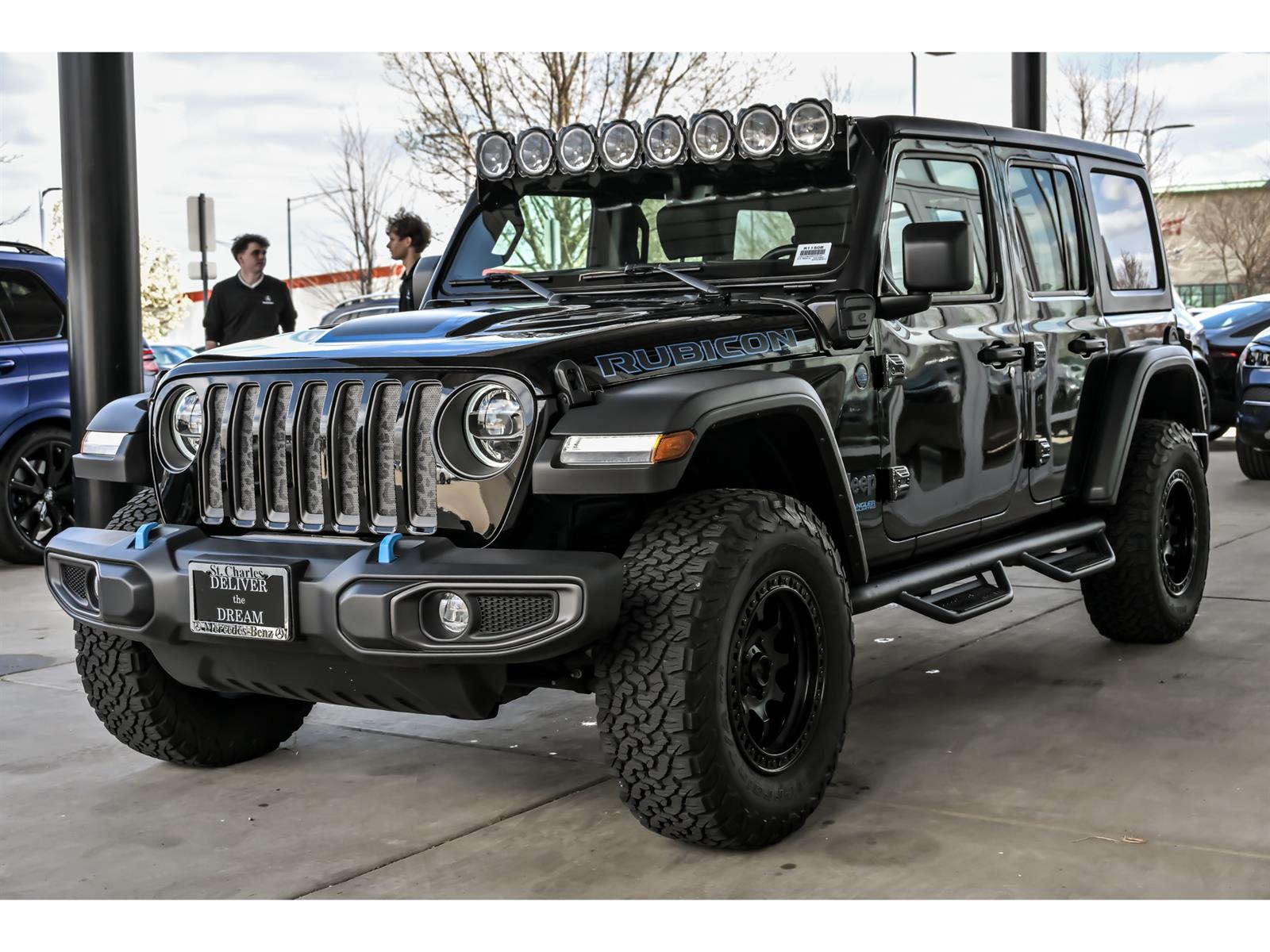 View vehicle photo 5