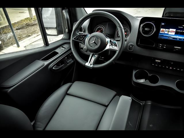 2025 Mercedes-Benz Sprinter 2500