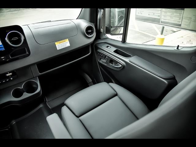 2025 Mercedes-Benz Sprinter 2500
