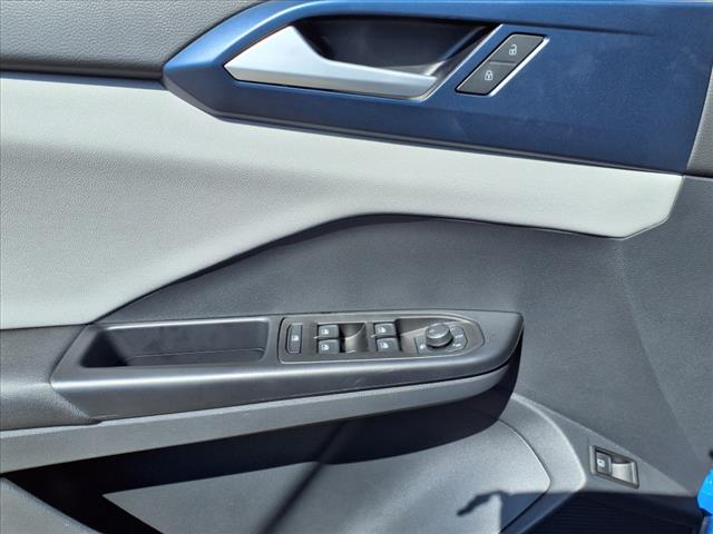 2023 Volkswagen Taos SE 4Motion