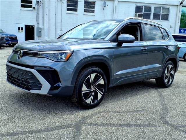 2025 Volkswagen Taos SE 4Motion