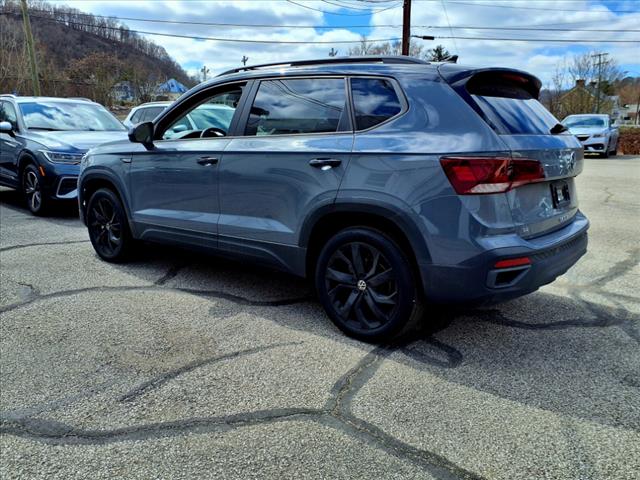 2024 Volkswagen Taos SE Black