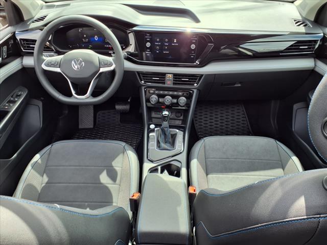 2024 Volkswagen Taos SE Black