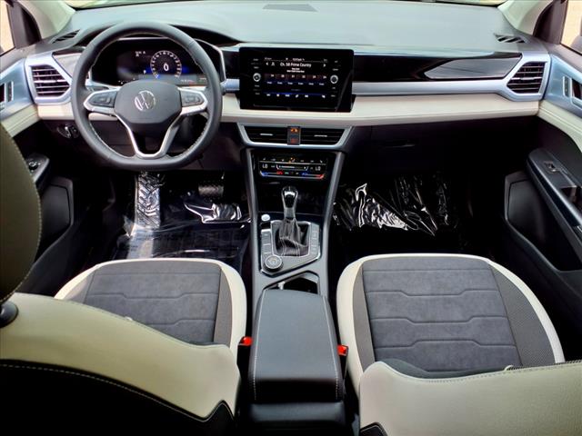 2025 Volkswagen Taos SE 4Motion