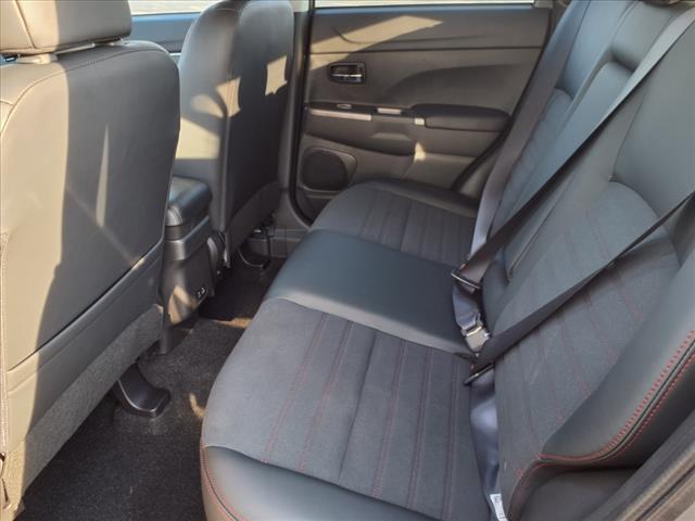 2025 Mitsubishi Outlander Sport SE