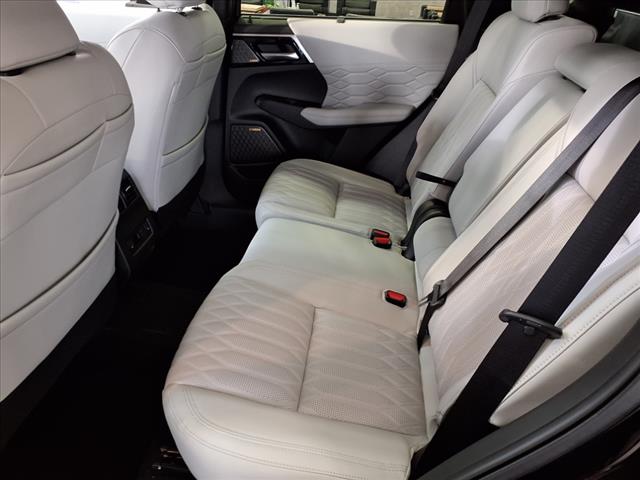 2025 Mitsubishi Outlander SEL Platinum Edition