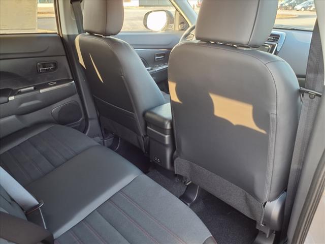 2025 Mitsubishi Outlander Sport SE