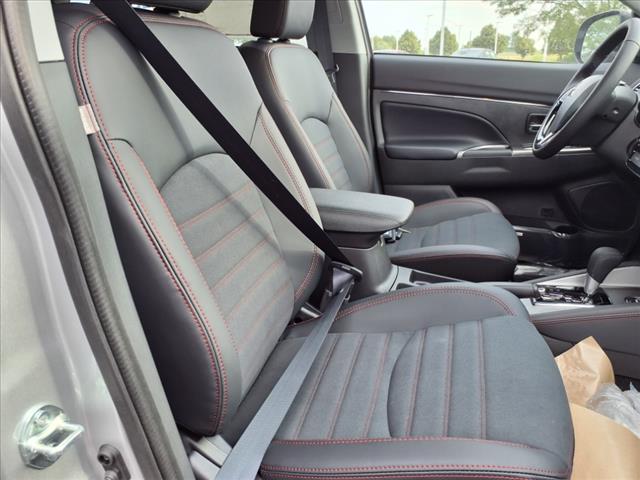 2025 Mitsubishi Outlander Sport SE