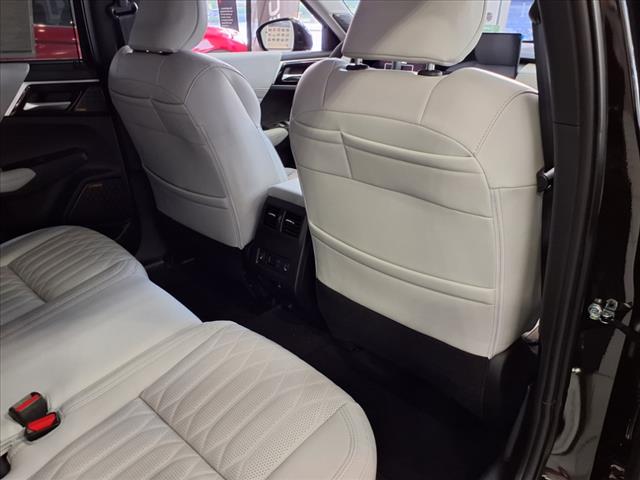 2025 Mitsubishi Outlander SEL Platinum Edition